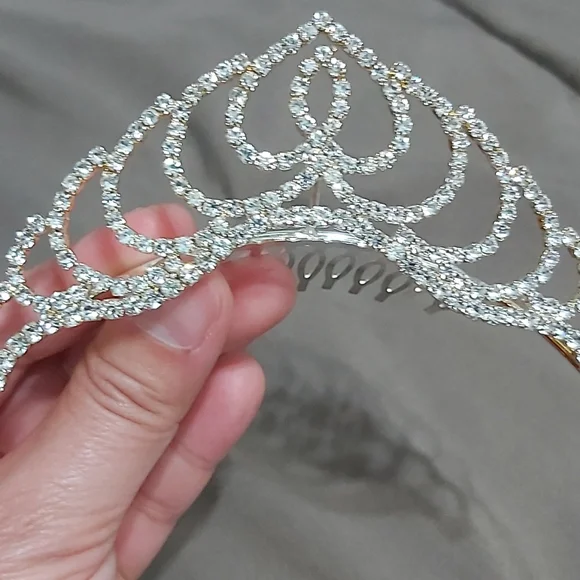 Tiara - Picture 4 of 4